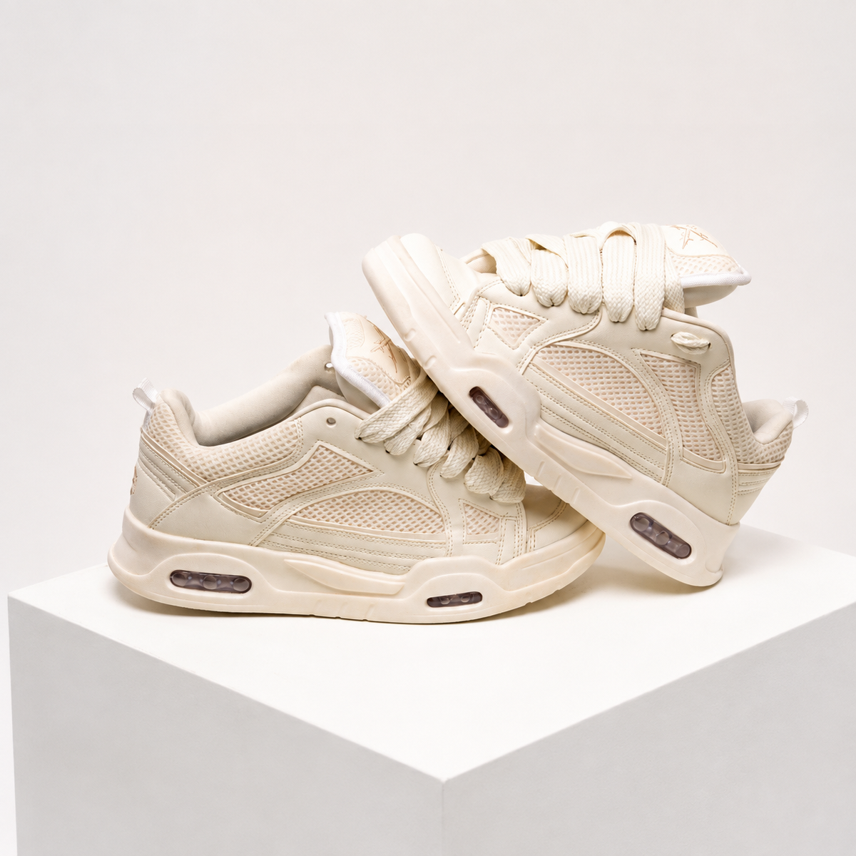 EQUIS OFF WHITE