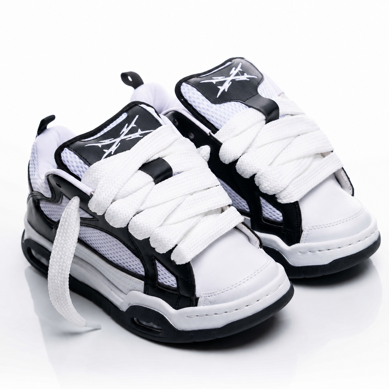 EQUIS WHITE BLACK C/B